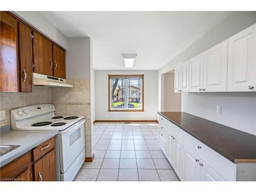 88 Ziraldo Road, St. Catharines, ON - Indoor Photo Showing Kitchen