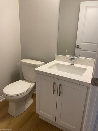 76-6705 Cropp Street, Niagara Falls, ON - Indoor Photo Showing Bathroom