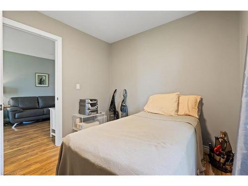 97 Chippawa Road, Port Colborne, ON - Indoor Photo Showing Bedroom