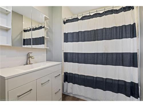 97 Chippawa Road, Port Colborne, ON - Indoor Photo Showing Bathroom