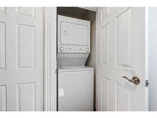 97 Chippawa Road, Port Colborne, ON - Indoor Photo Showing Laundry Room