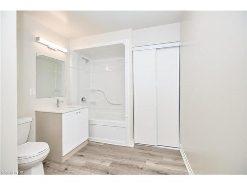 Lp09-50 Herrick Avenue, St. Catharines, ON - Indoor Photo Showing Bathroom