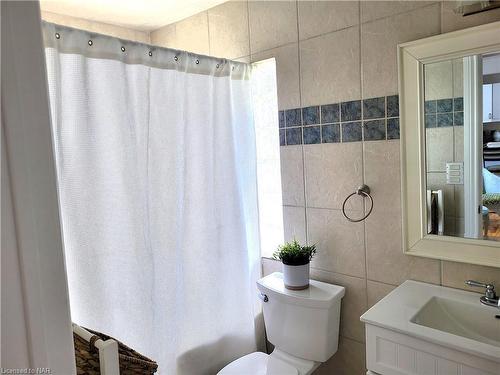 82 Derby Road, Crystal Beach, ON - Indoor Photo Showing Bathroom