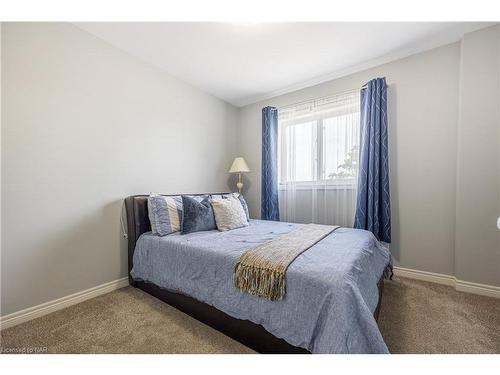 257 South Pelham Road, Welland, ON - Indoor Photo Showing Bedroom