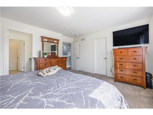 257 South Pelham Road, Welland, ON - Indoor Photo Showing Bedroom