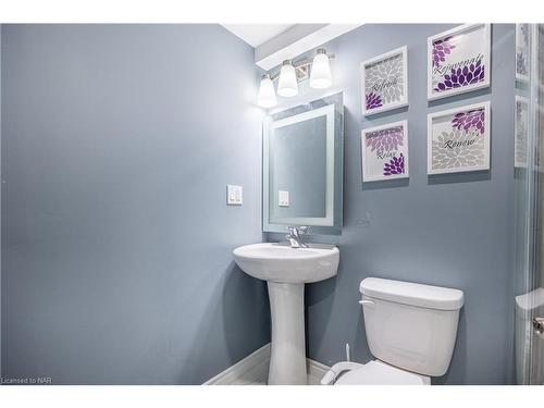 257 South Pelham Road, Welland, ON - Indoor Photo Showing Bathroom