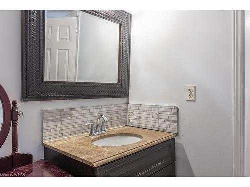 48 Margery Avenue, St. Catharines, ON - Indoor Photo Showing Bathroom