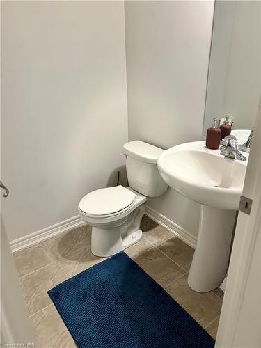 9453 Tallgrass Avenue, Niagara Falls, ON - Indoor Photo Showing Bathroom