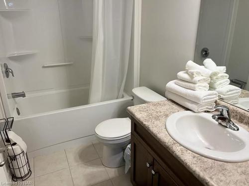 9453 Tallgrass Avenue, Niagara Falls, ON - Indoor Photo Showing Bathroom