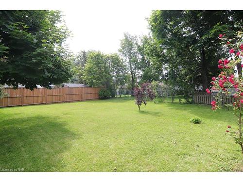 6776 Betty Avenue, Niagara Falls, ON - Outdoor With Backyard