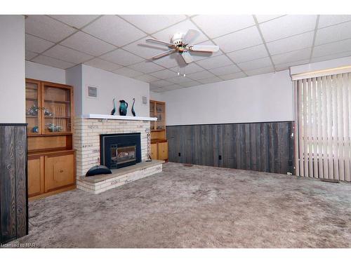 6776 Betty Avenue, Niagara Falls, ON - Indoor With Fireplace