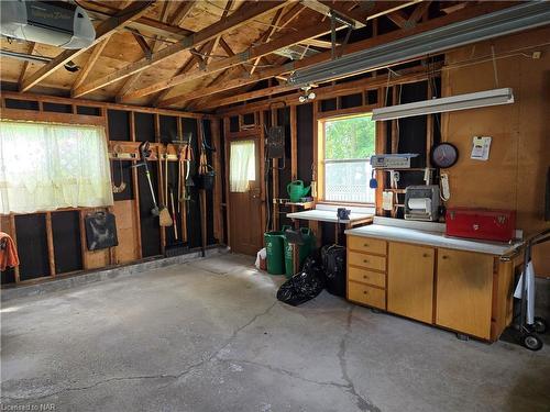 6776 Betty Avenue, Niagara Falls, ON - Indoor Photo Showing Basement