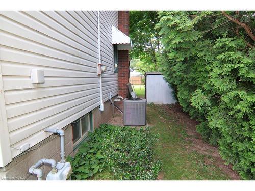 6776 Betty Avenue, Niagara Falls, ON - Outdoor