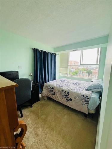 809-7 Gale Crescent, St. Catharines, ON - Indoor Photo Showing Bedroom