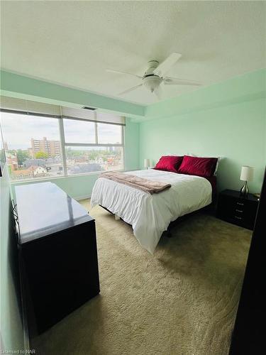 809-7 Gale Crescent, St. Catharines, ON - Indoor Photo Showing Bedroom