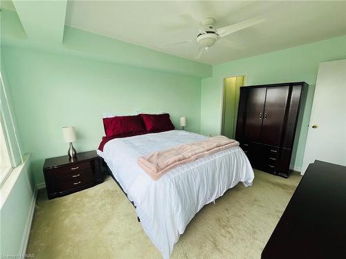 809-7 Gale Crescent, St. Catharines, ON - Indoor Photo Showing Bedroom