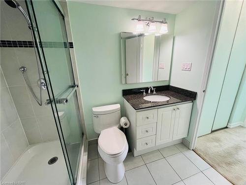 809-7 Gale Crescent, St. Catharines, ON - Indoor Photo Showing Bathroom