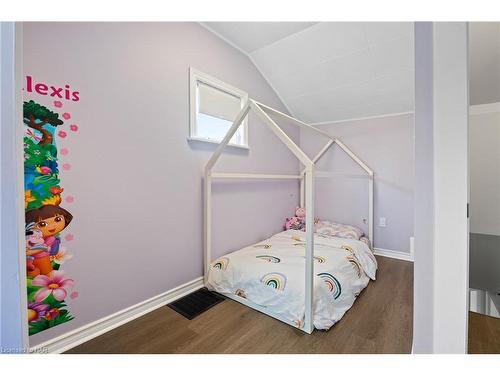 62 Louisa Street, St. Catharines, ON - Indoor Photo Showing Bedroom