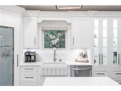 190 Maple Leaf Avenue, Ridgeway, ON - Indoor Photo Showing Kitchen With Upgraded Kitchen