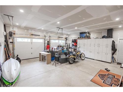 190 Maple Leaf Avenue, Ridgeway, ON - Indoor Photo Showing Garage