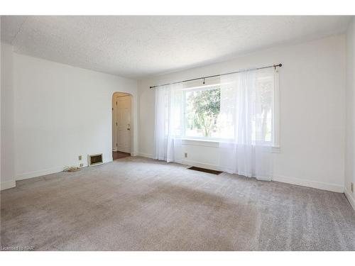 10 Fir Avenue, St. Catharines, ON - Indoor Photo Showing Other Room