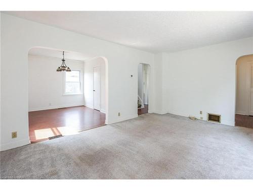 10 Fir Avenue, St. Catharines, ON - Indoor Photo Showing Other Room