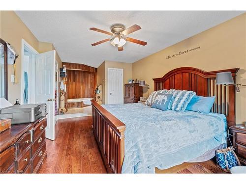 660 Grandview Road, Fort Erie, ON - Indoor Photo Showing Bedroom