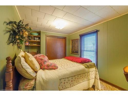 4680 Bowen Road, Fort Erie, ON - Indoor Photo Showing Bedroom