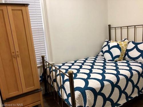 62 West Street, Port Colborne, ON - Indoor Photo Showing Bedroom