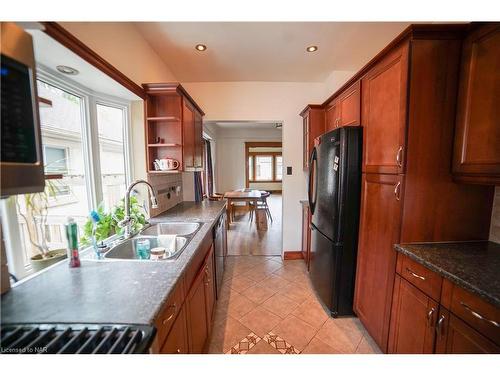 80 St Patrick Street, St. Catharines, ON - Indoor Photo Showing Kitchen With Double Sink