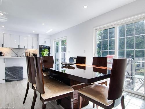 5709 Dorchester Road, Niagara Falls, ON - Indoor Photo Showing Dining Room