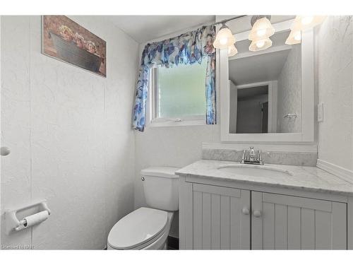 3629 Rebstock Road, Ridgeway, ON - Indoor Photo Showing Bathroom