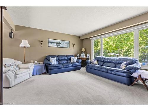 3629 Rebstock Road, Ridgeway, ON - Indoor Photo Showing Living Room