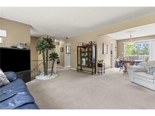 3629 Rebstock Road, Ridgeway, ON - Indoor Photo Showing Living Room