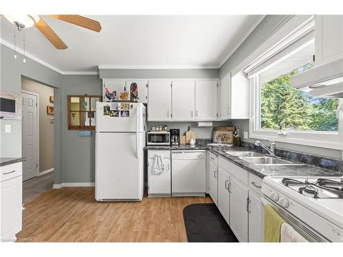 3629 Rebstock Road, Ridgeway, ON - Indoor Photo Showing Kitchen With Double Sink