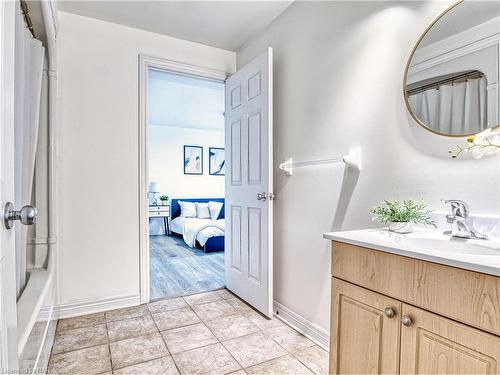 9 Brown Drive, St. Catharines, ON - Indoor Photo Showing Bathroom