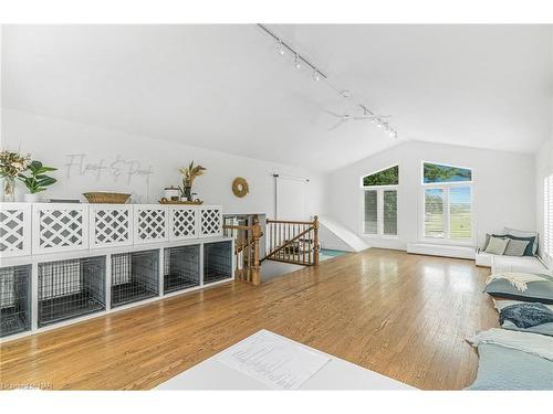 657 Concession 6 Road, Niagara-On-The-Lake, ON - Indoor Photo Showing Living Room