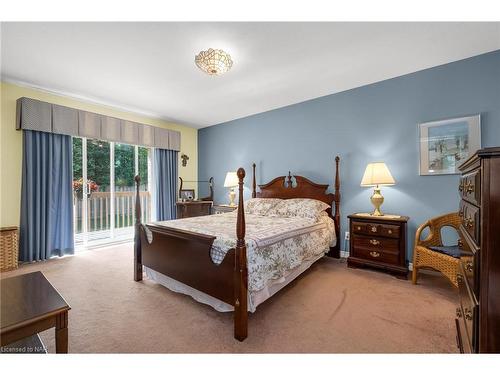 12-3516 Main Street, Niagara Falls, ON - Indoor Photo Showing Bedroom