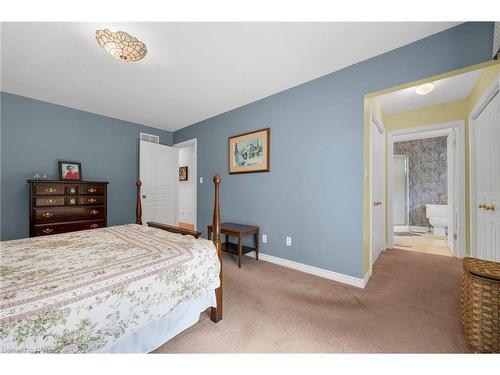 12-3516 Main Street, Niagara Falls, ON - Indoor Photo Showing Bedroom