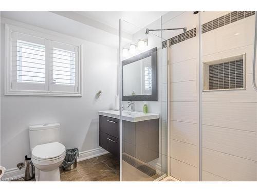 46 Bendingroad Crescent, St. Catharines, ON - Indoor Photo Showing Bathroom