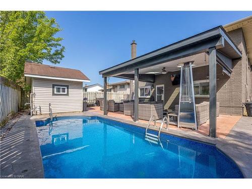 46 Bendingroad Crescent, St. Catharines, ON - Outdoor With In Ground Pool With Exterior