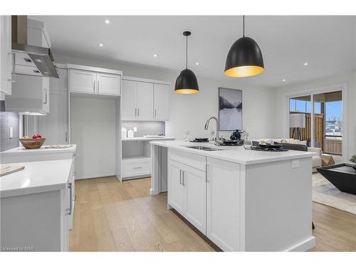 14-24 Grapeview Drive, St. Catharines, ON - Indoor Photo Showing Kitchen