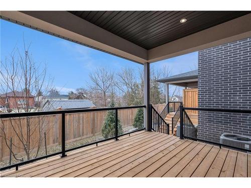 14-24 Grapeview Drive, St. Catharines, ON - Outdoor With Deck Patio Veranda With Exterior