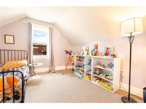 190 Davis Street, Port Colborne, ON - Indoor Photo Showing Bedroom