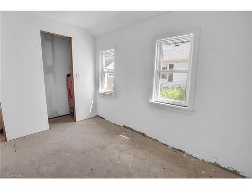 5-5 1/2 Abbey Avenue, St. Catharines, ON - Indoor Photo Showing Other Room