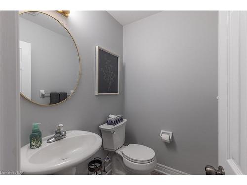 15 Robertson Road, Niagara-On-The-Lake, ON - Indoor Photo Showing Bathroom