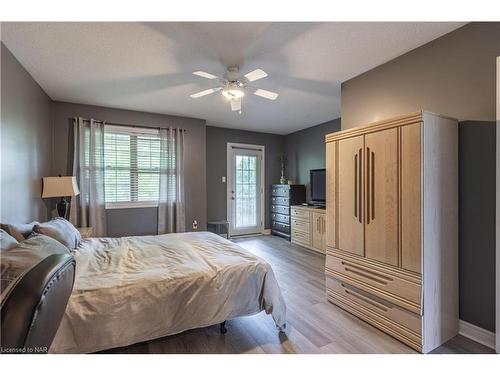 15 Robertson Road, Niagara-On-The-Lake, ON - Indoor Photo Showing Bedroom