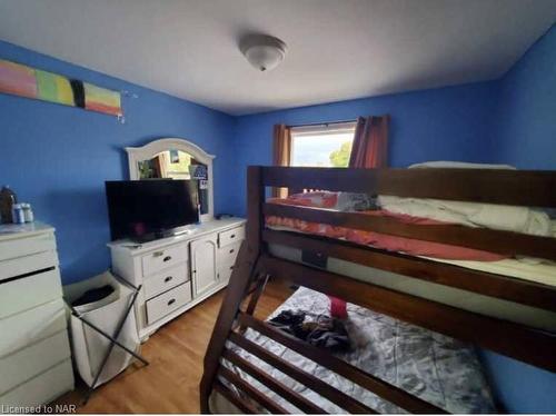 116 Idylewylde Street, Fort Erie, ON - Indoor Photo Showing Bedroom