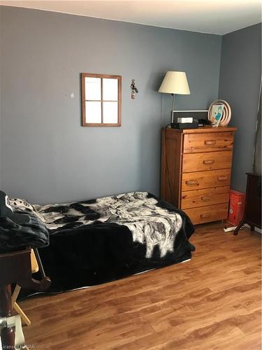 116 Idylewylde Street, Fort Erie, ON - Indoor Photo Showing Bedroom