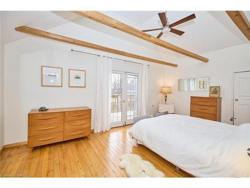 401 Maplewood Avenue, Crystal Beach, ON - Indoor Photo Showing Bedroom